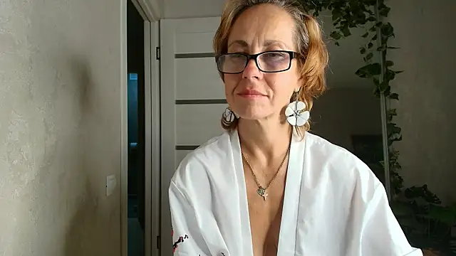 LioraWeiss live webcam show