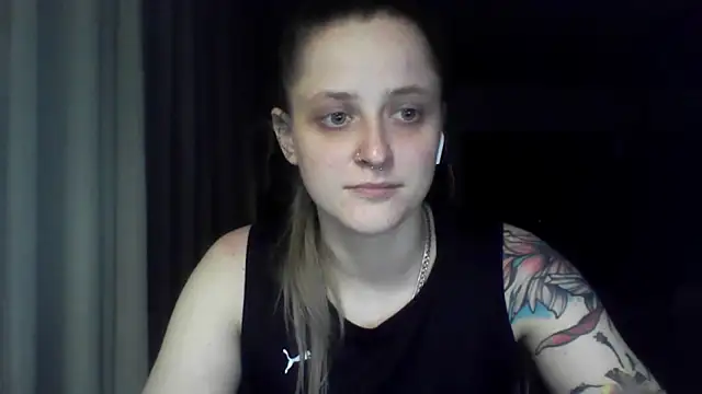 LeaWetGirl webcam