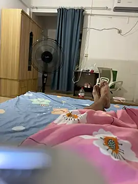 Mr_iphone11 live webcam show