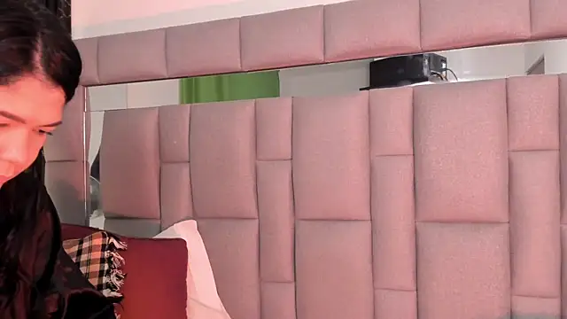 amaia_santini (F young) - Flirty closeup 2min 😏🌹