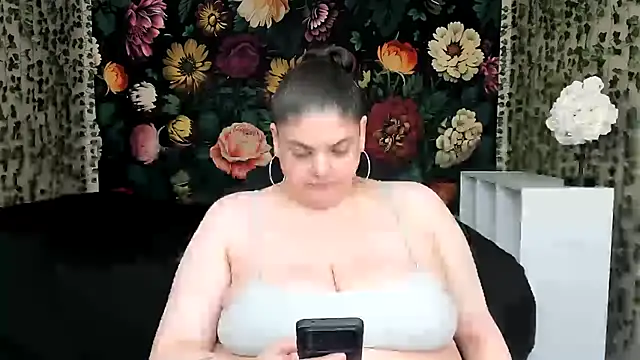 exxxotic_melons (F milf) - Suck on my huge juicy melons!!