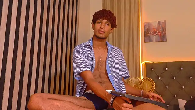 Alex_Bloom webcam