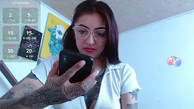 ZoeBakers_ webcam
