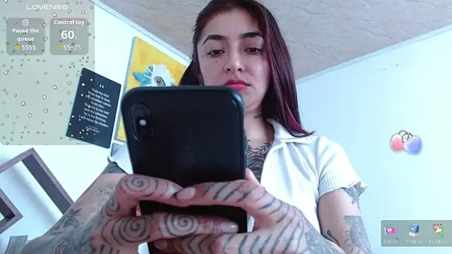 ZoeBakers_ webcam