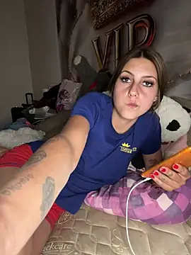 Luna1114 live webcam show