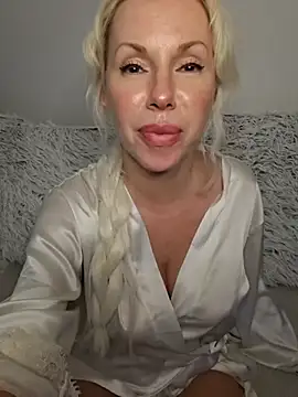 mazlik27 (F milf) - Show your nipple