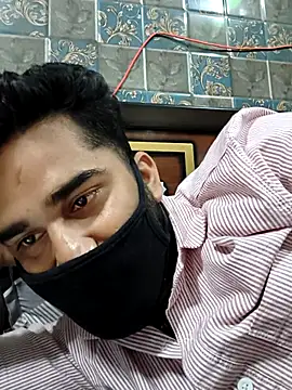 BeardKingoBack live webcam show