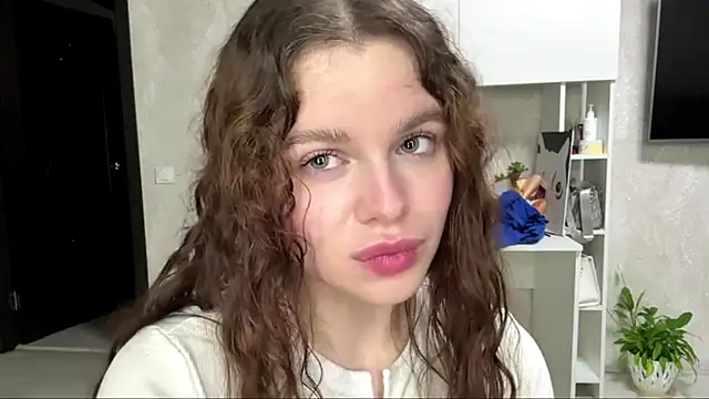 Nebula_Veratti live webcam show
