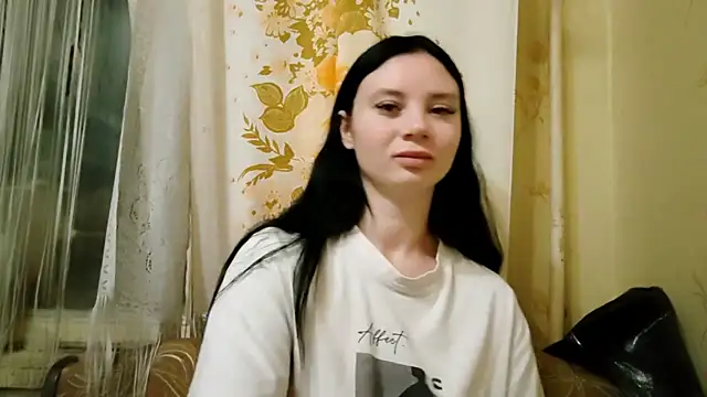 SARACUTIELOL live webcam show