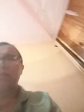 Chilly-wet live cam on StripChat