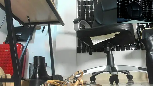missalmafenix - MissAlmaFenix's free webcam - UK Sex Cams