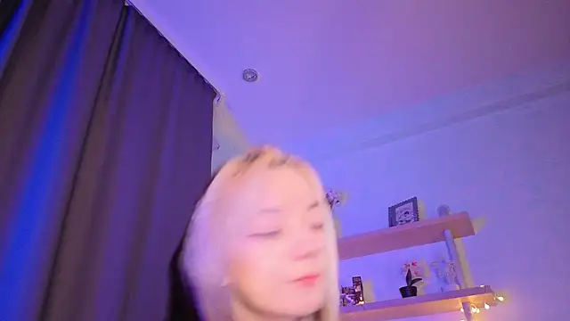 TristaRoht webcam