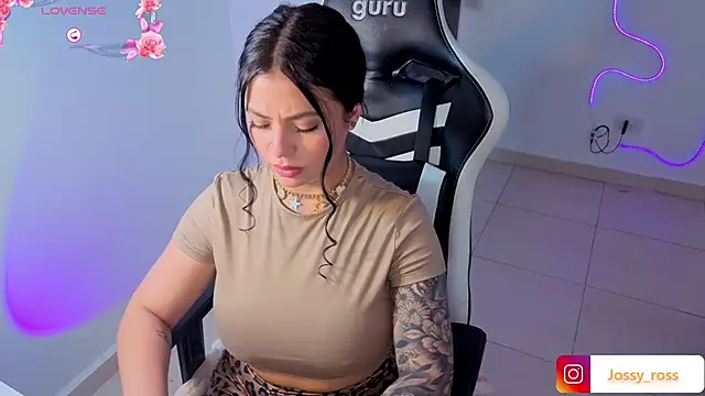 Victoryyy_ live cam on StripChat