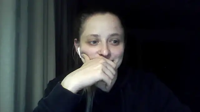 LeaWetGirl webcam