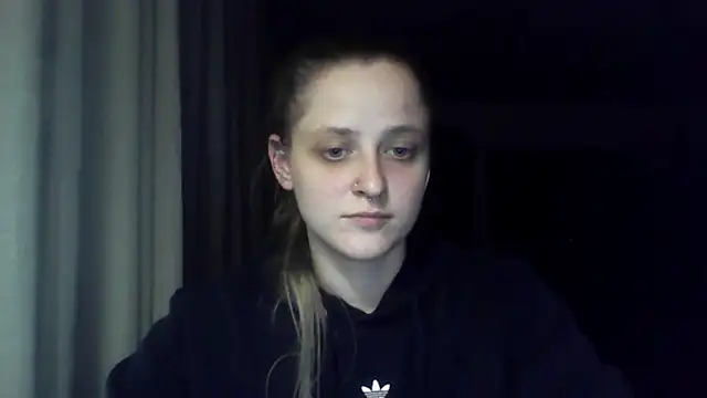 LeaWetGirl webcam
