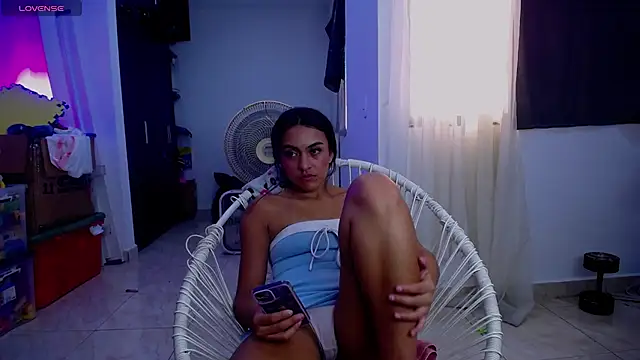 Leslie_Bussh_ live cam on StripChat