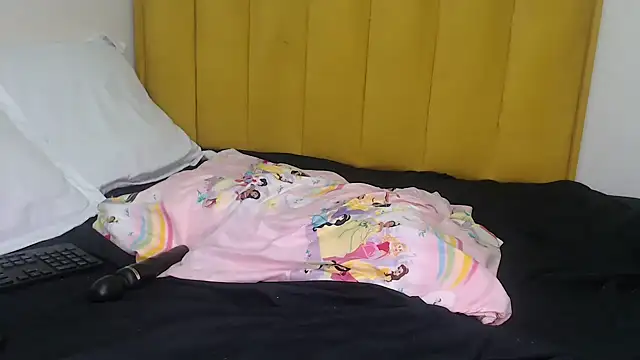 bella_2025 (F young) - RIDE DILDO NAKED