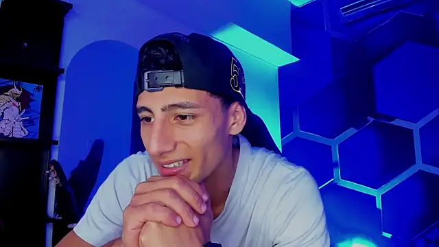 maxiimoromano_ (M young) - Sexy strip dance + Abs show 🕺🔥