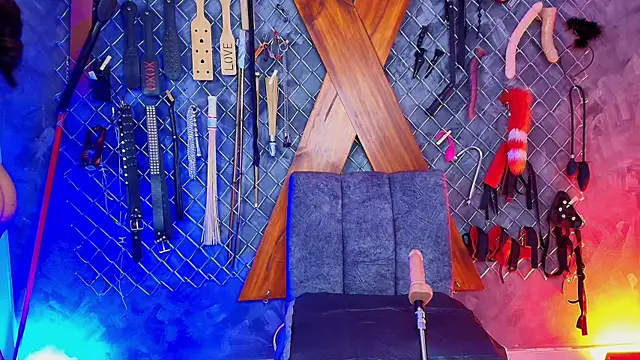 Mistress_lexi_bdsm live sex cam