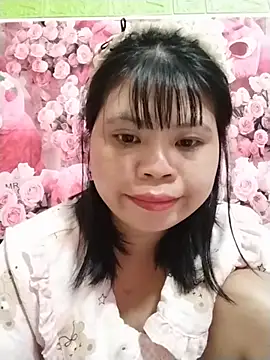 Xuka_lyss live cam on StripChat