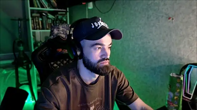 _Serious_Man webcam