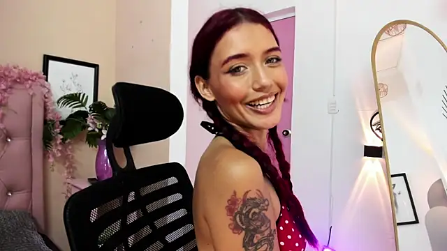 Cherry_Scarlet_ webcam