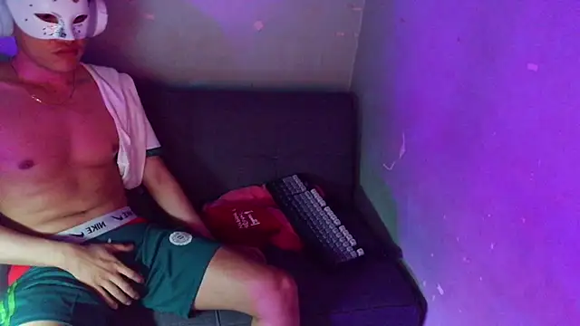 boyhigh1997 live cam on StripChat