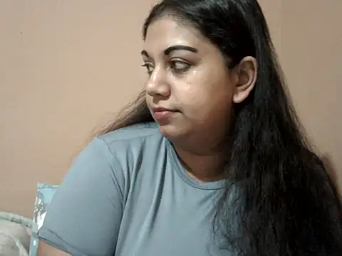 bellachow10 live cam on StripChat