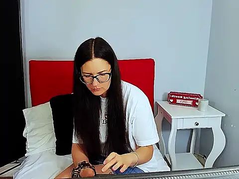 NadiaXlove live cam on StripChat