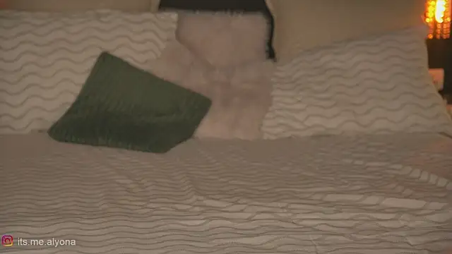 alyonaqueen_ (F young) - make my pussy wet