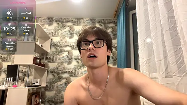 JadeNoiiir live webcam show