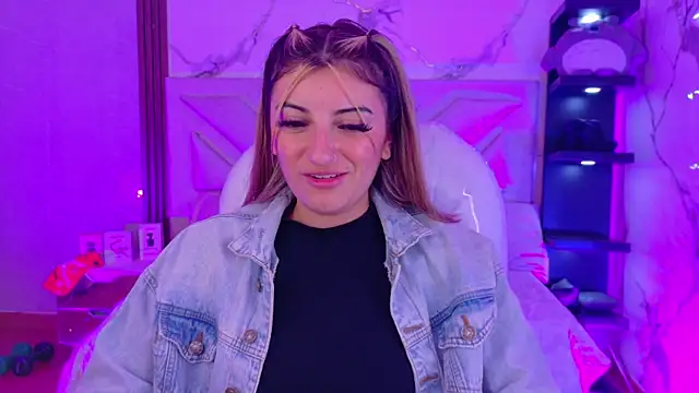 _aitana_001 live cam on StripChat