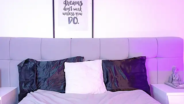 Nicolee_Saint