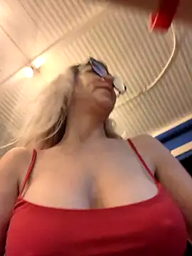 nikytax (F milf) - 1 Make me Squirt 💦