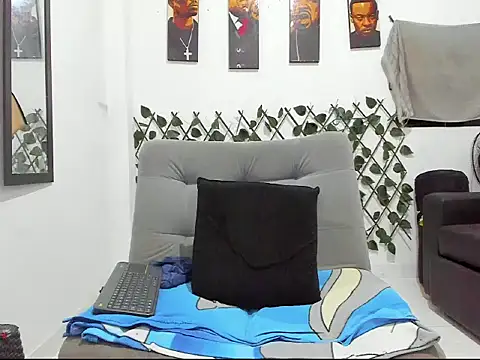 Latins_Boss webcam