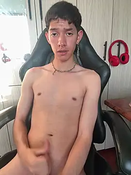 heyy_noah11 live webcam show