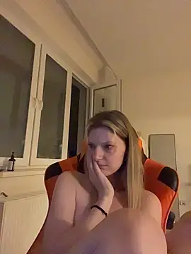 MaryHiggins live webcam show