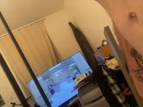 crisfootlicker's live room
