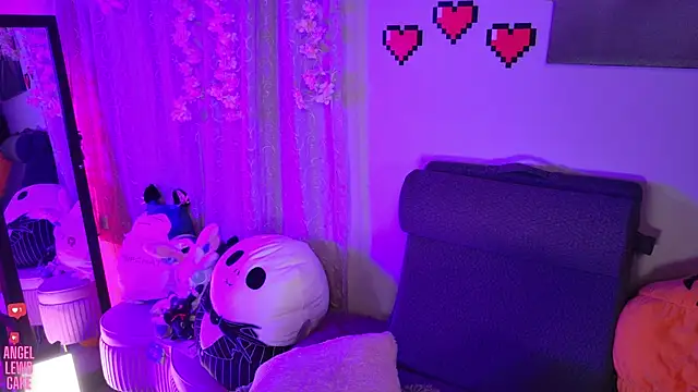 Angel-Lewd-Cake live cam