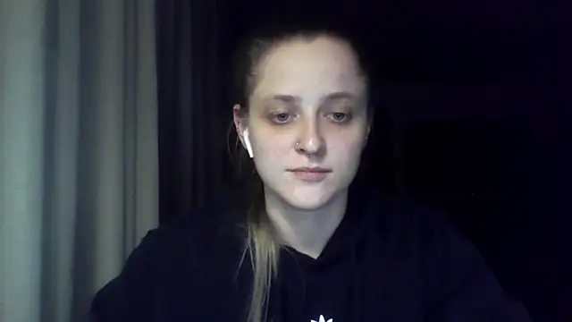 LeaWetGirl webcam