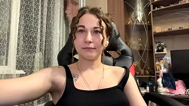 TaIliedGuest live cam on StripChat