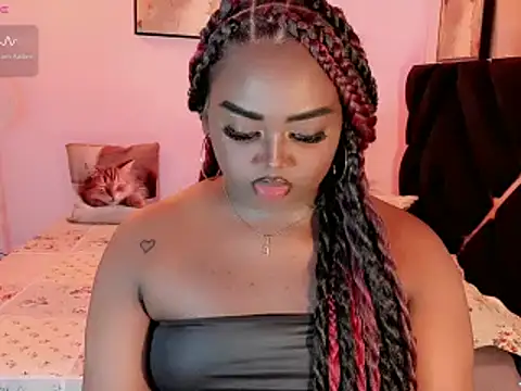 Hugemonsterblack webcam