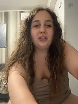 CurlyMaddie webcam