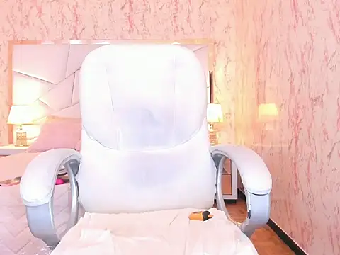 Emily_Whinfre webcam