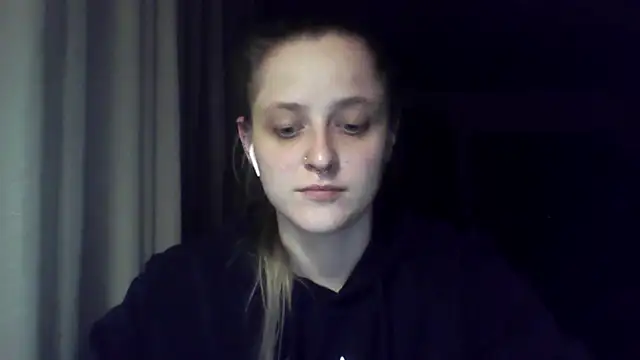 LeaWetGirl webcam