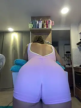 tabata_monroee webcam