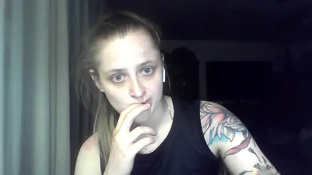 LeaWetGirl webcam
