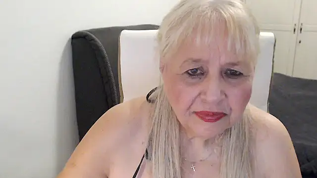 SusiLifeXXX webcam