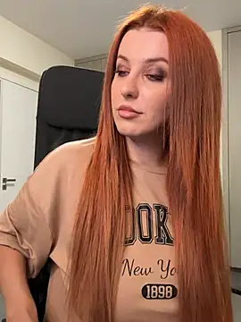RoxxyDallas live cam on StripChat