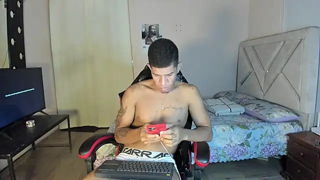 Toptony22 live cam on StripChat